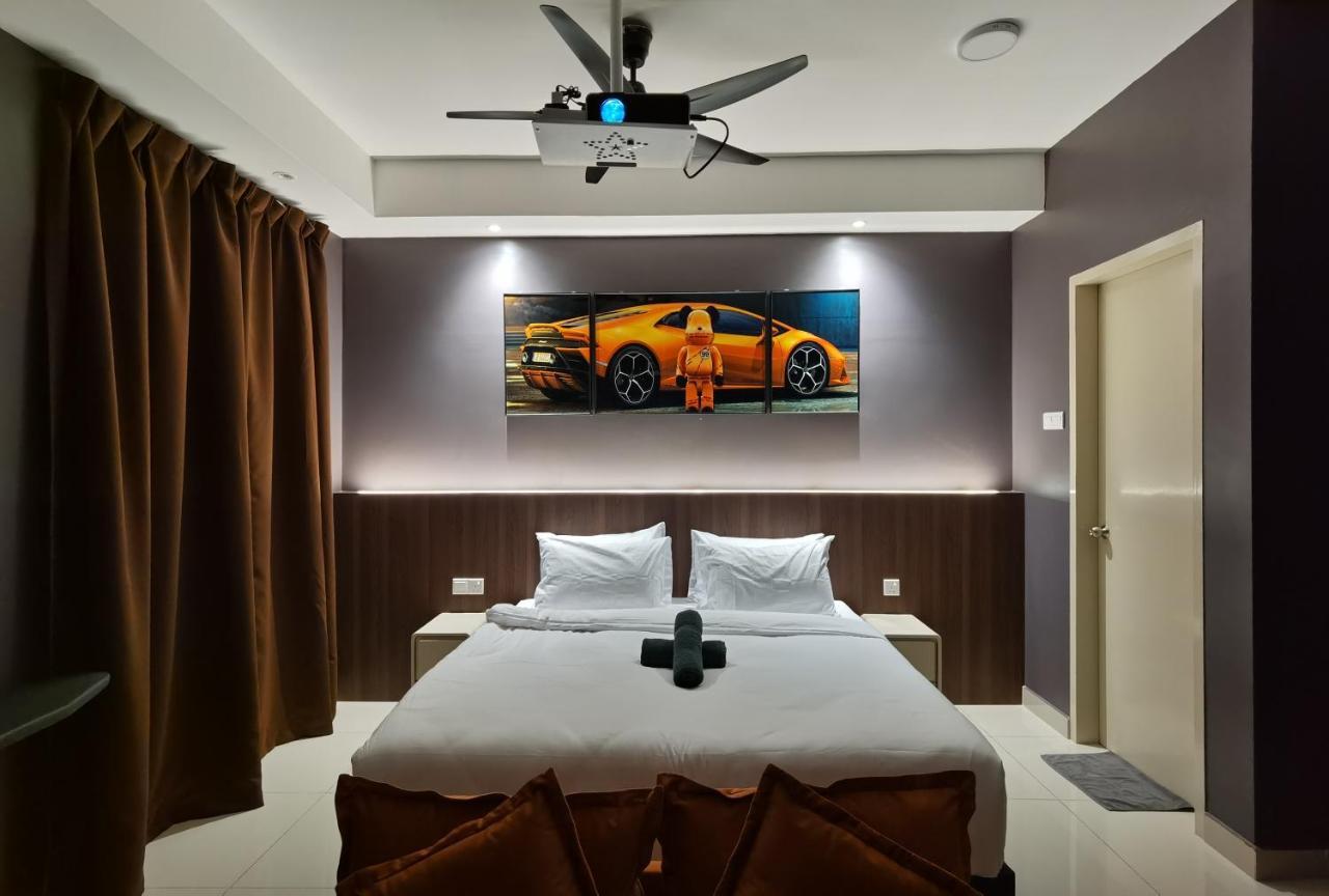 Luxury Couple Suites L Free Netflix L Massage Chair L Bathtub L Wifi 200Mbps L Town Area Bali Residence Malacca Room photo