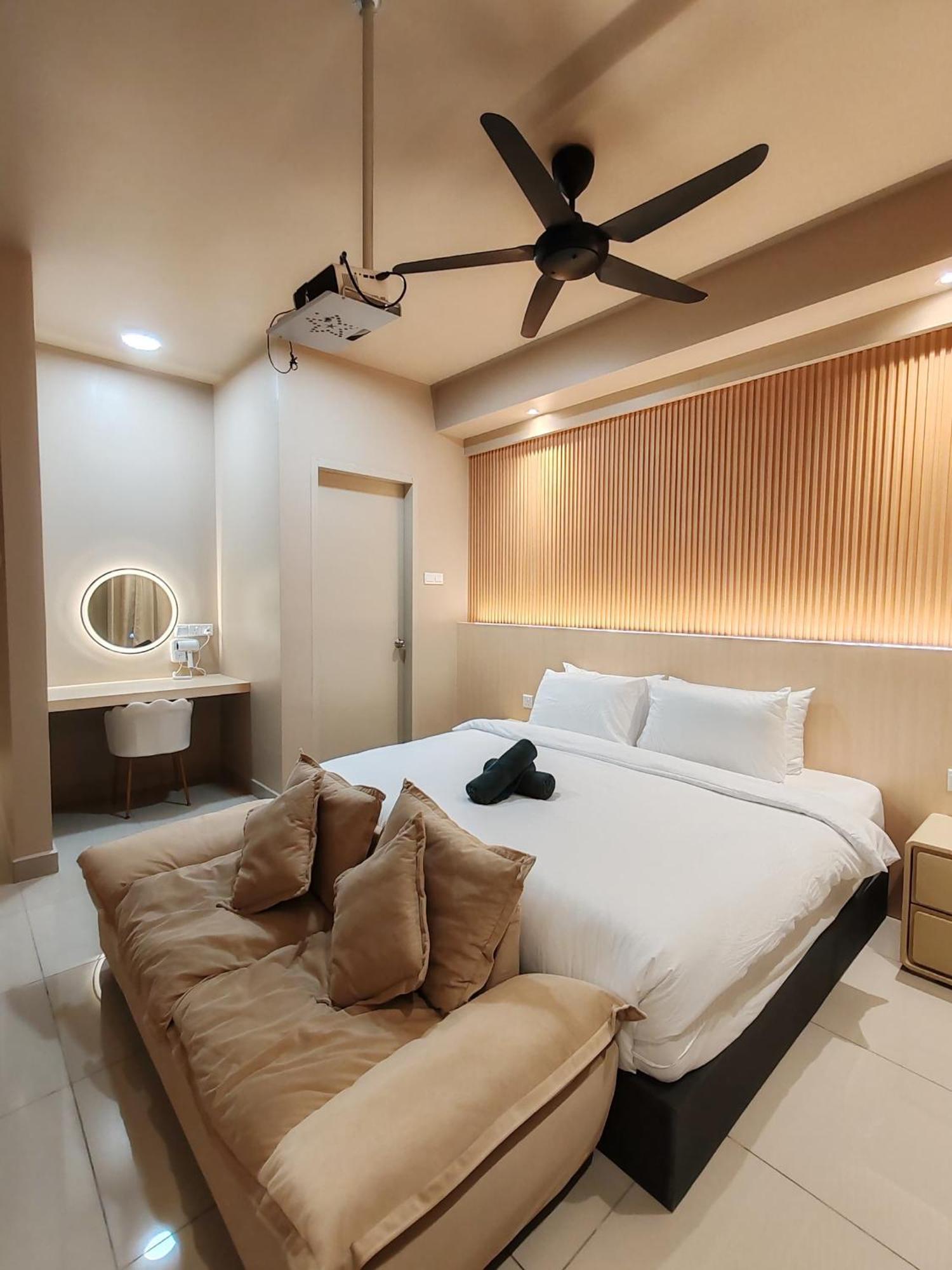 Luxury Couple Suites L Free Netflix L Massage Chair L Bathtub L Wifi 200Mbps L Town Area Bali Residence Malacca Exterior photo